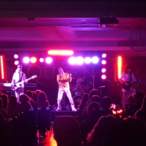 Queen cover band