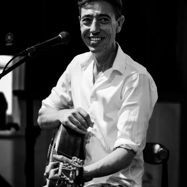 Steven is an experienced covers artist and original singer songwriter who has performed at the Port Fairy Folk Festival and Queenscliff Music Festival.