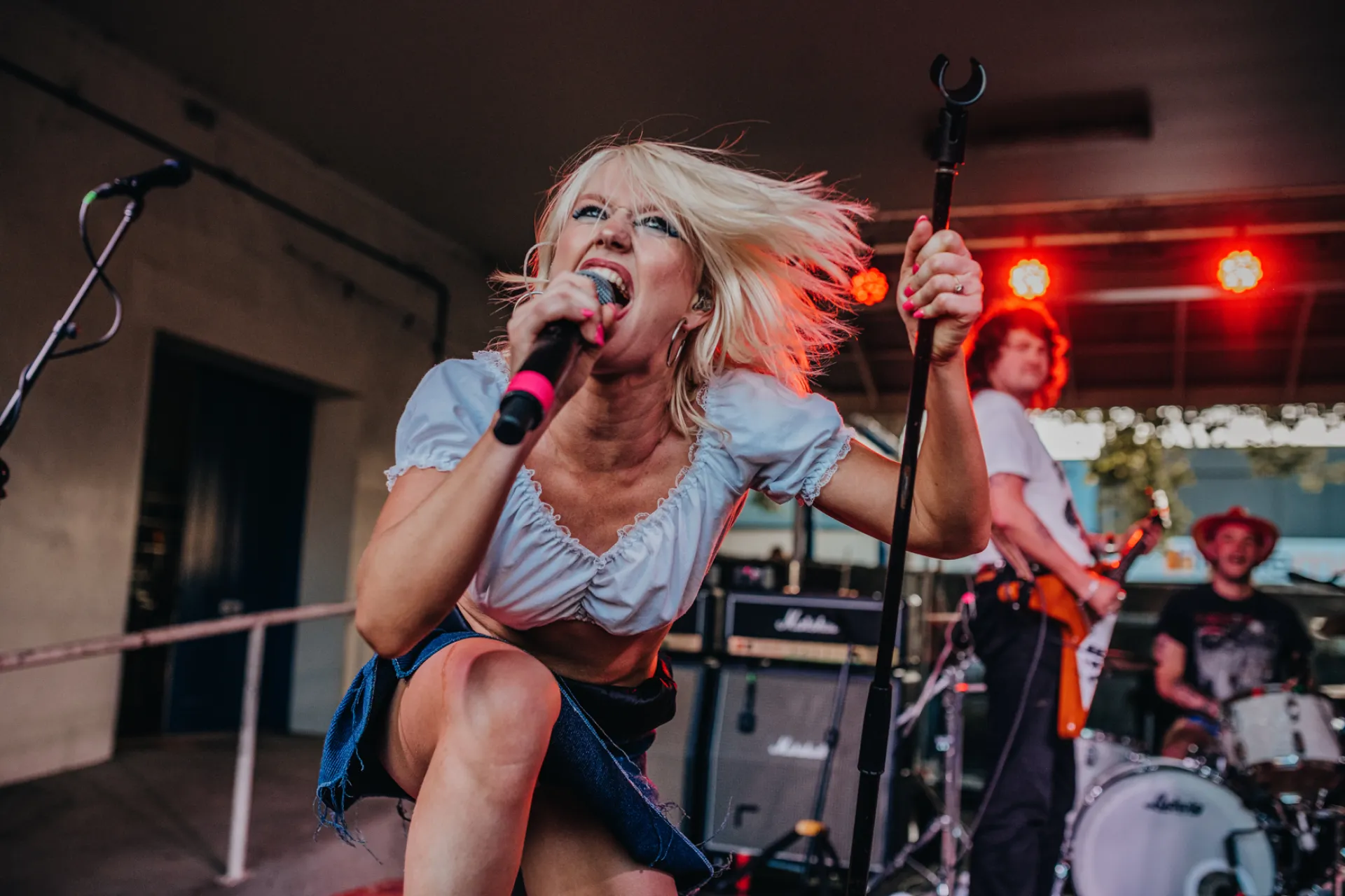 Amyl and the Sniffers playing live at the F Project