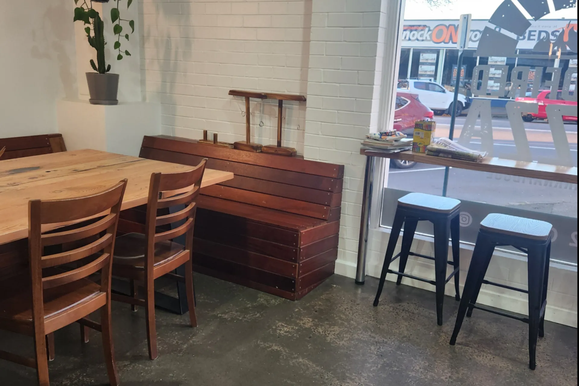 Interior pizza shop